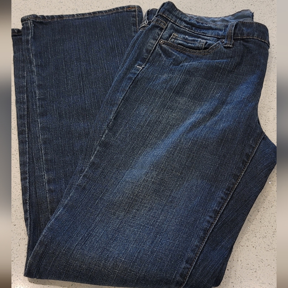 Womens a.n.a Size 6 Jeans/